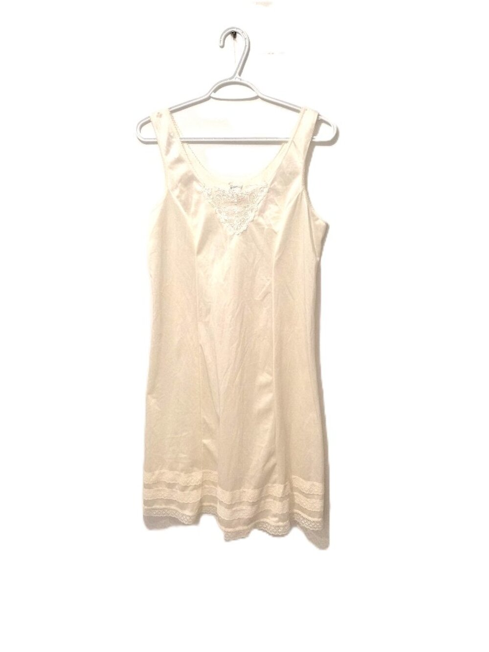 VTG Patricia Cream Full Slip Made in Canada Lace Hem Size 36 Romantic Coquette